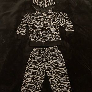 Tiger striped jogging set